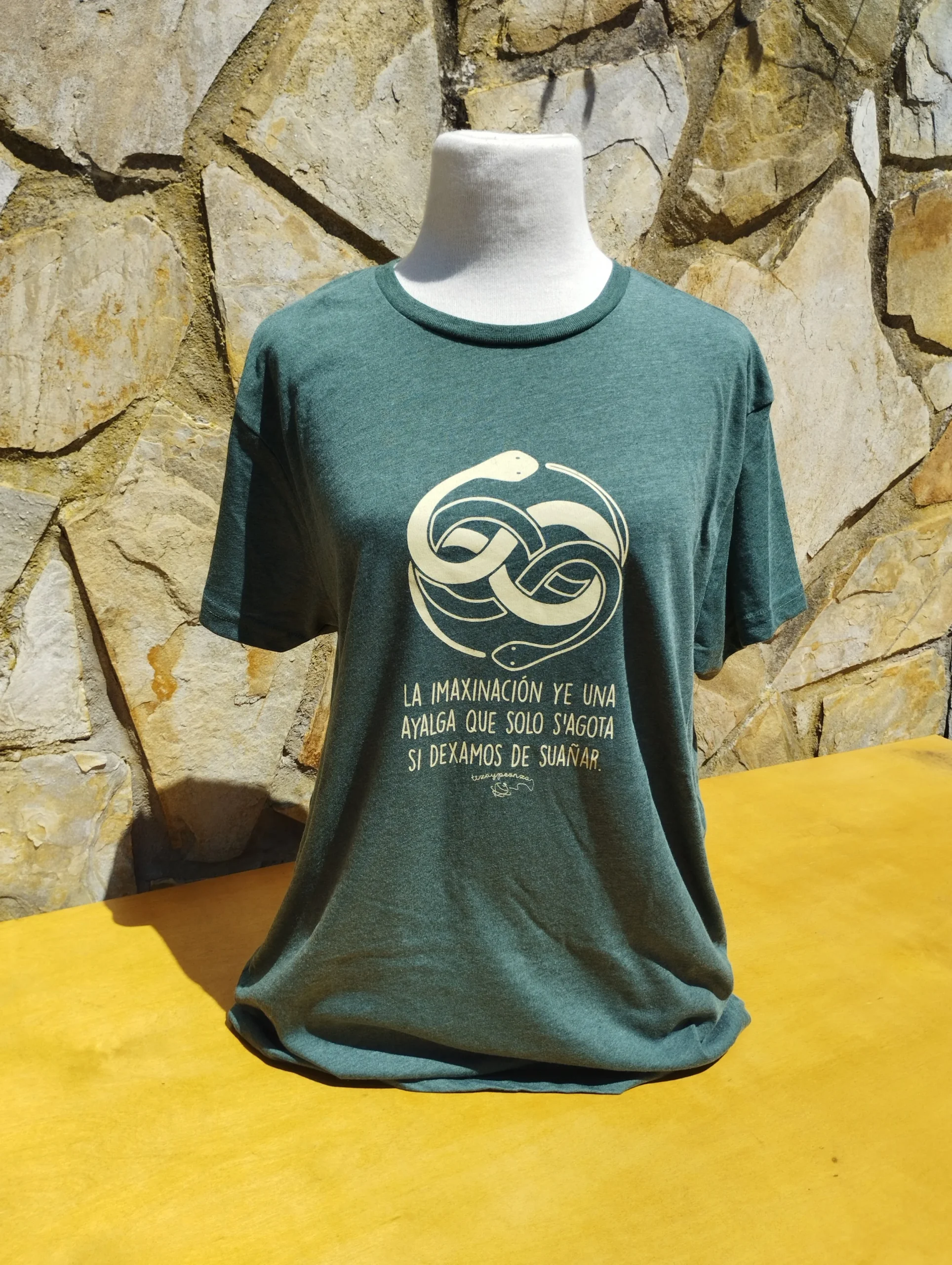 Camiseta "Hestoria inacabable" adulto – Tiza y Peonza